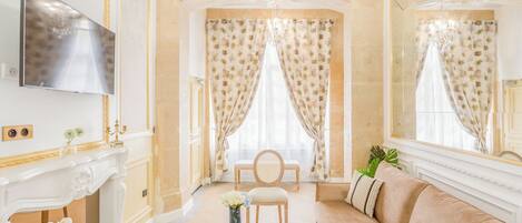 Appartement, uitzicht op de stad | Woonruimte | Een kantoor