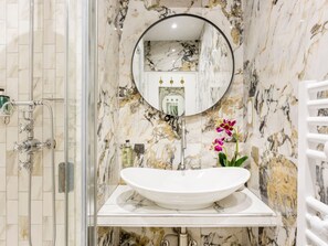 Apartment, City View | Bathroom | Towels