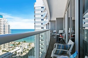 Property grounds - Luxury Oceanfront W Residence Condo • Pools, Beach Access • Sleeps 6 (Fort Lauderdale)