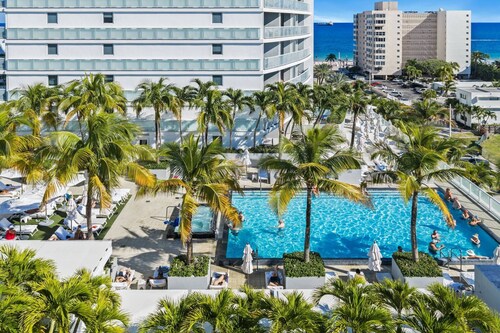 Luxury Oceanfront W Residence Condo • Pools, Beach Access • Sleeps 6