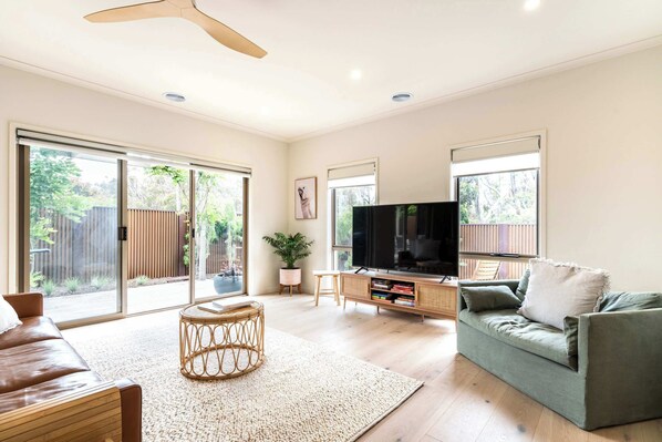 Televisión y oficina