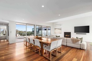 Interior - The Ultimate Sands Retreat Pool, Beach & Golf (Torquay)