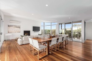 Interior - The Ultimate Sands Retreat Pool, Beach & Golf (Torquay)