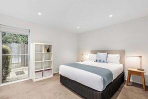 4 bedrooms, desk, iron/ironing board, WiFi