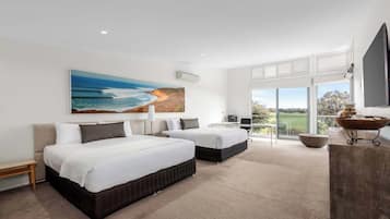 4 bedrooms, desk, iron/ironing board, WiFi