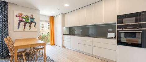 Fridge, microwave, oven, dishwasher