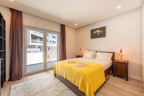 1 bedroom, desk, iron/ironing board, Internet