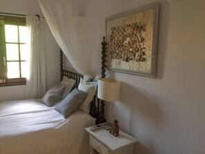 3 bedrooms, in-room safe, iron/ironing board, free WiFi