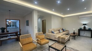 TV, fireplace - Villa Belinha A by Check-in Portugal (Quarteira)