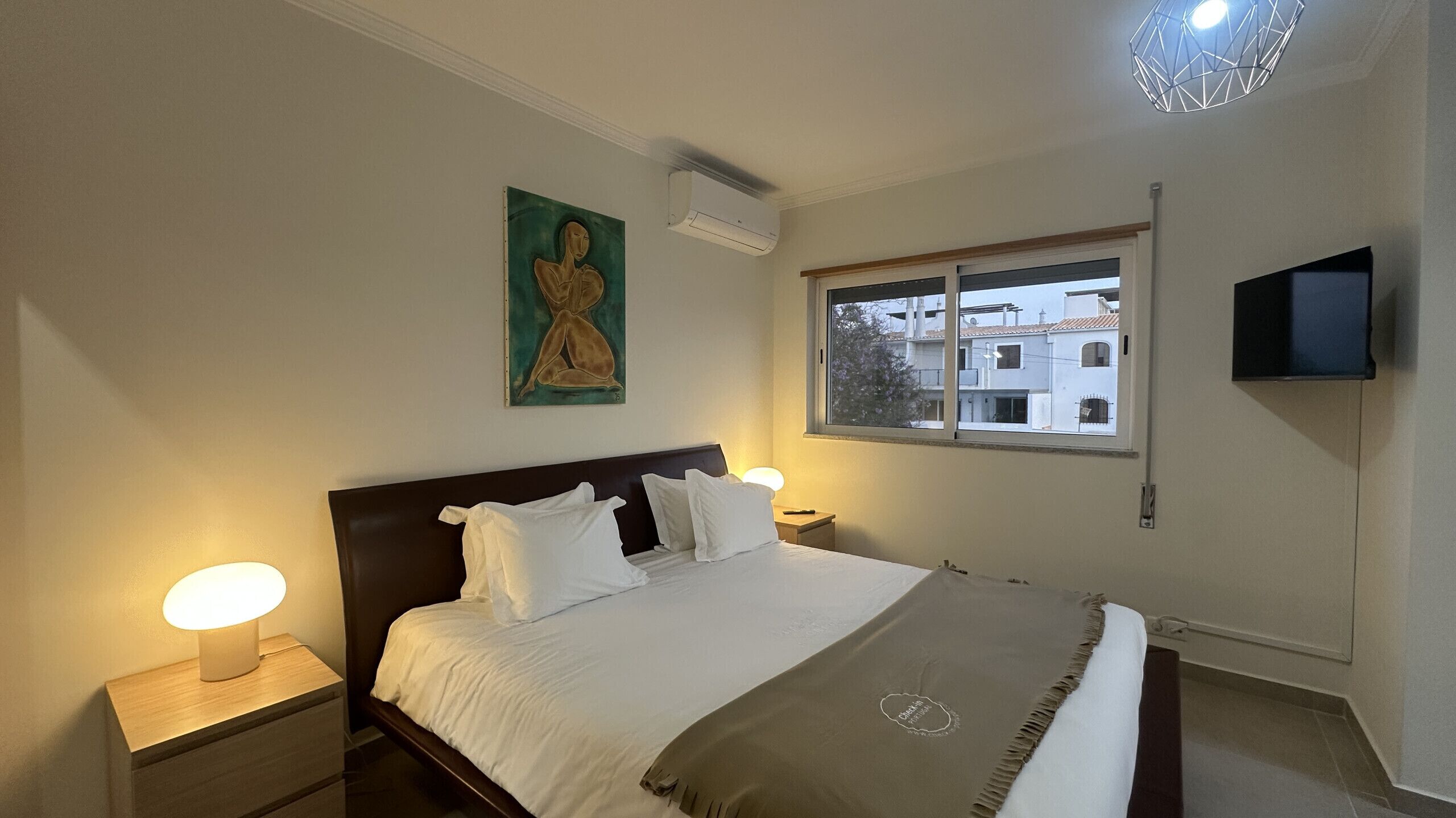 4 chambres, fer et planche à repasser, Wi-Fi gratuit, draps fournis