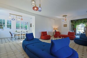 Smart TV, table tennis, printers