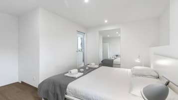 3 bedrooms, laptop workspace, iron/ironing board, WiFi