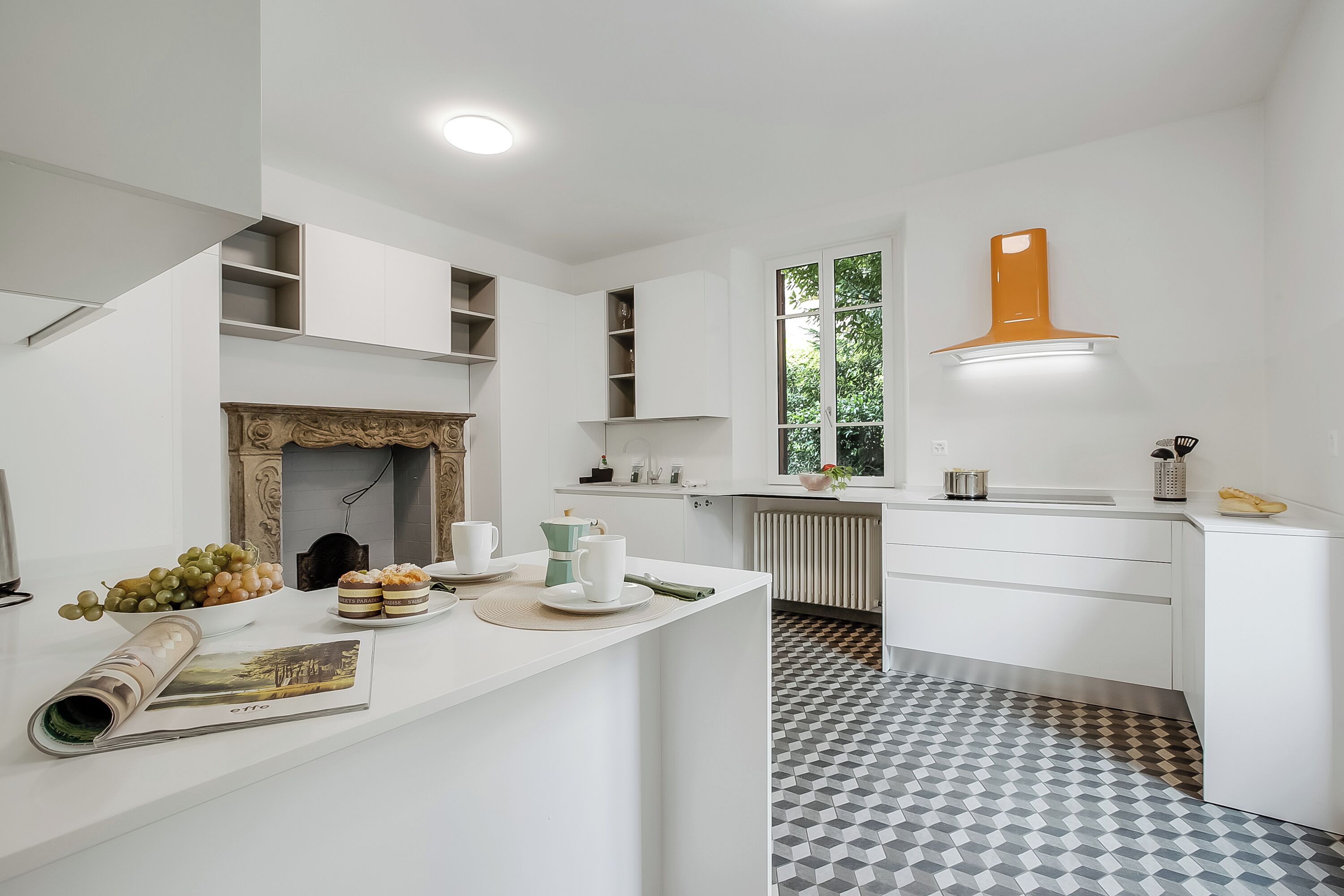 Standard-Apartment, Mehrere Schlafzimmer (Deluxe Flat Lugano) | Eigene Küche | Kühlschrank, Mikrowelle, Ofen, Herdplatte