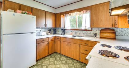 Fisher's Retreat: Home w/ Spacious Yard in Hayward