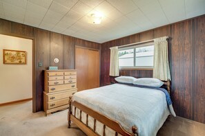 3 bedrooms, Internet, bed sheets - Fisher's Retreat: Hayward Home, Near ATV Trails! (Hayward)