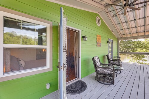 Private On-Site Boat Dock: Cabin on Lake Jordan