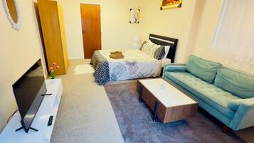 2 bedrooms, iron/ironing board, WiFi, bed sheets