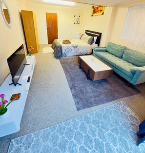 2 slaapkamers, een strijkplank/strijkijzer, wifi, beddengoed