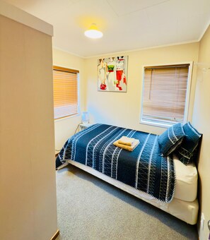 2 bedrooms, iron/ironing board, WiFi, bed sheets