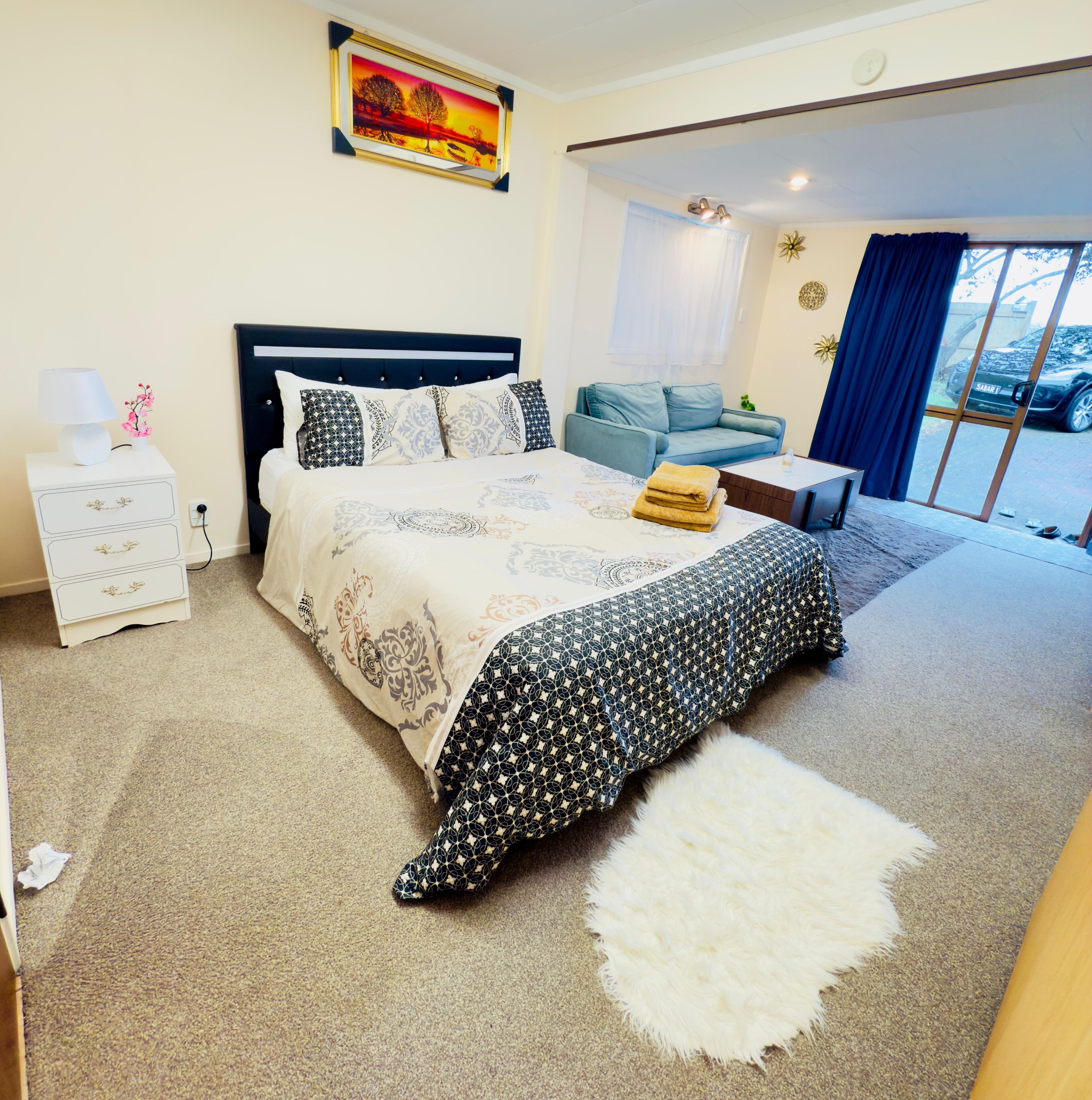 2 bedrooms, iron/ironing board, WiFi, bed sheets