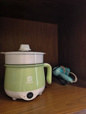 Deluxe Room | Private kitchen | Mini-fridge, cookware/dishes/utensils - Allure Villa Yogyakarta (Yogyakarta)