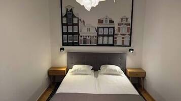 2 habitaciones, escritorio, tabla de planchar con plancha y wifi gratis