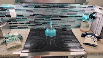 Lò vi sóng, lò nướng, bếp nấu, máy rửa bát