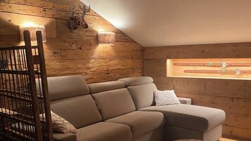 Fernseher, Tischtennisplatte