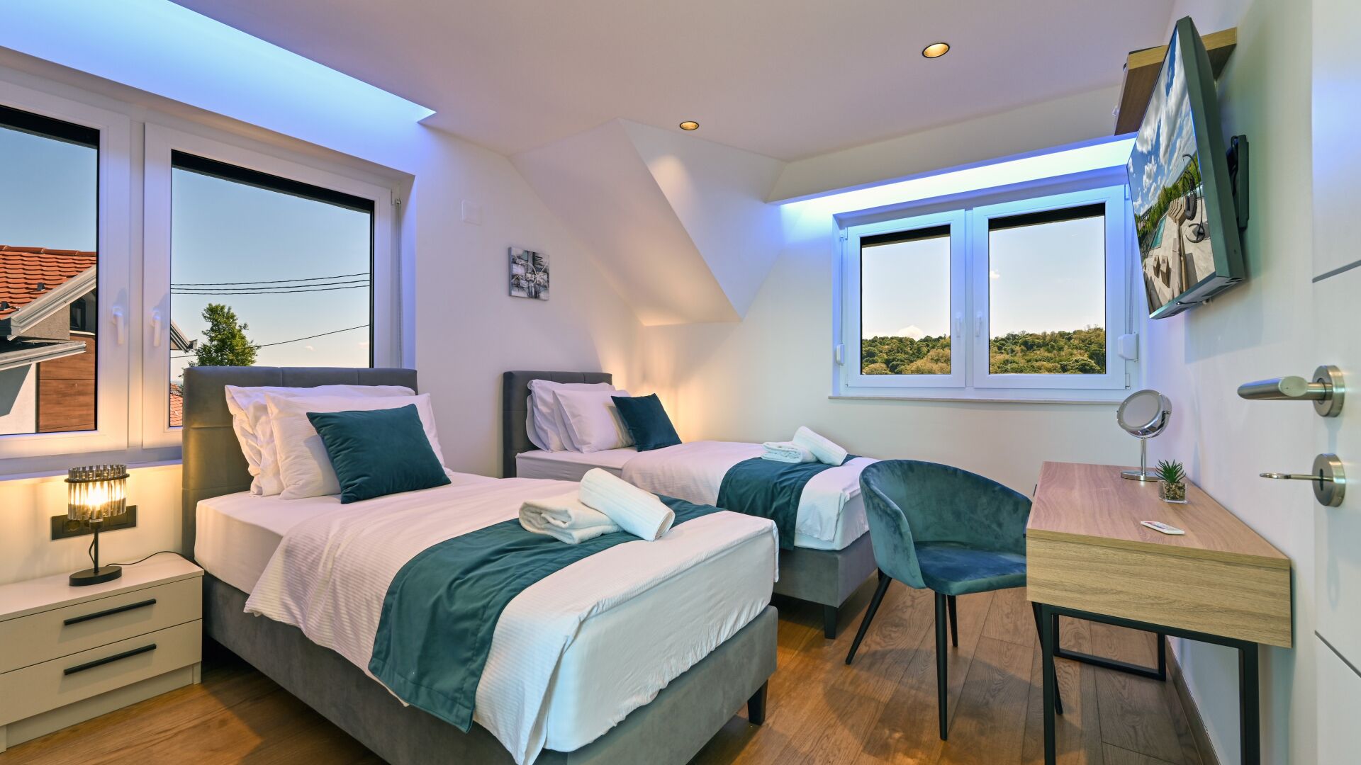 4 bedrooms, iron/ironing board, free WiFi, bed sheets