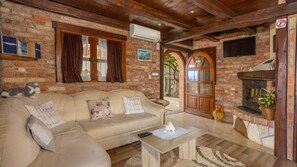 Fireplace - Casa Milena 1 Lovran Opatija by Villas Guide (Liganj)