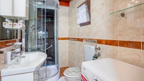 Douche, serviettes fournies