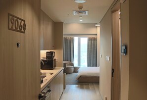 In-room safe, iron/ironing board, free WiFi - Condor Concept 7 - JVC Holiday Homes (Dubai)