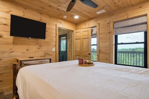 4 bedrooms, free WiFi, bed sheets, wheelchair access