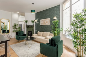 Apartament, vistes a la ciutat | Sala d'estar | Oficines