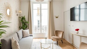 Apartment, City View | Living area | Offices - Family Suites - Martin III-IV (Paris)