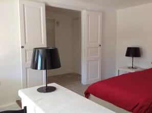 Bügeleisen/Bügelbrett, Bettwäsche