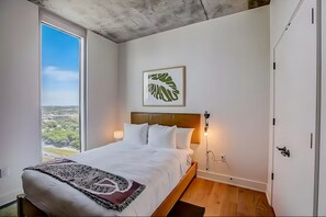 2 bedrooms, iron/ironing board, travel cot, free WiFi