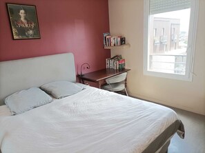 3 chambres, fer et planche Ă repasser, Wi-Fi, draps fournis