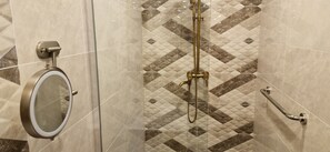 Bathroom - Les Randonneuses (Marcilly-sur-Seine)
