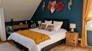 Deluxe tweepersoonskamer, terras, uitzicht op tuin | Luxe beddengoed, Select Comfort-bedden, individueel gedecoreerd