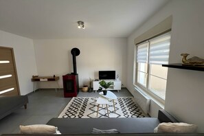 TV, lareira