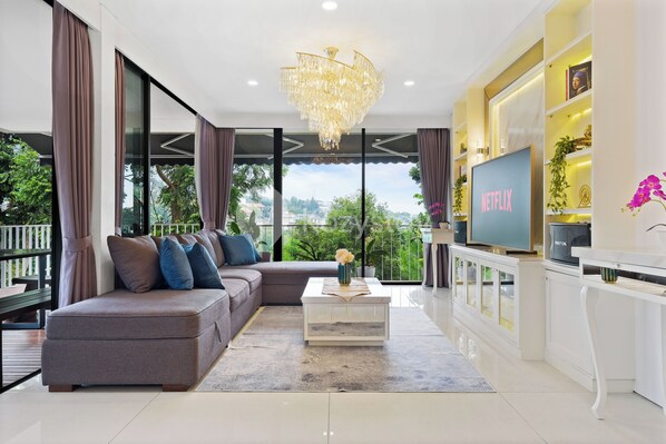Villa, 4 Bedrooms, City View | Living area | 55-inch Smart TV with cable channels, Netflix, streaming services - Lumiere by Kozystay - Dago (Cimenyan)