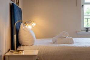 2 chambres, fer et planche à repasser, Wi-Fi gratuit, draps fournis