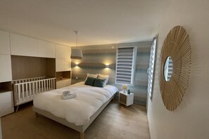 4 bedrooms, iron/ironing board, internet