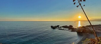 ALLEGRIA HOUSE A 5-minute walk from the sea, whole accommodation spacious and renovated