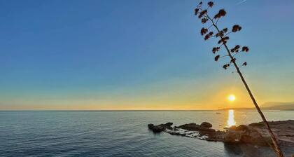 ALLEGRIA HOUSE A 5-minute walk from the sea, whole accommodation spacious and renovated