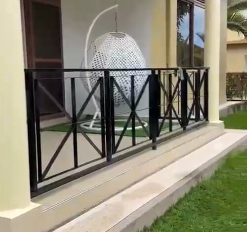 3-bedroom apartment in enjoyable Entebbe with WiFi