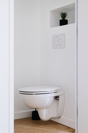 Dusche, Handtücher, Toilettenpapier
