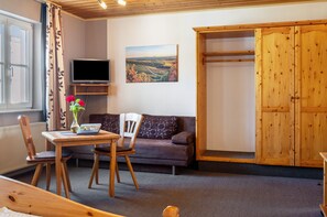 Televisión, mesa de ping pong