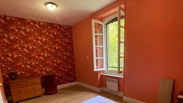 7 makuuhuonetta, silitysrauta/-lauta, Wi-Fi, vuodevaatteet